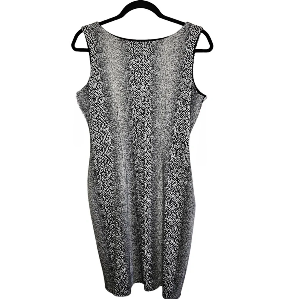 Nine West Snakeskin Print Sheath Crew Neck Dress Size 10 - Picture 7 of 7